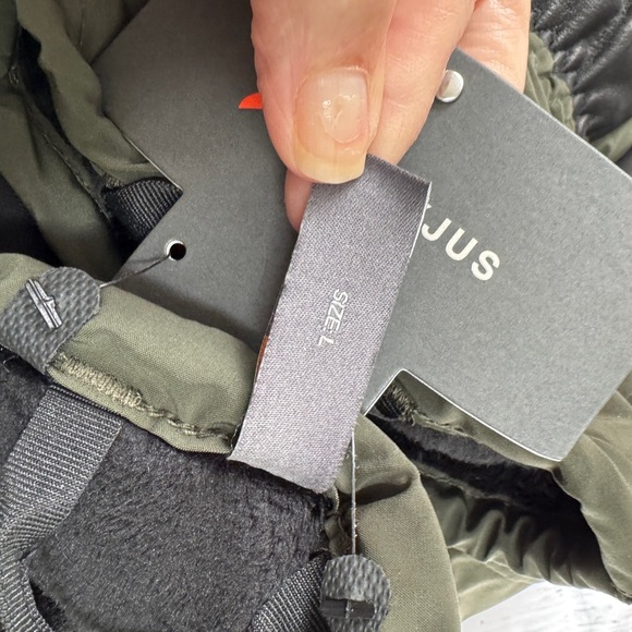 KJUS Women's Olive Green Mittens - Picture 4 of 5